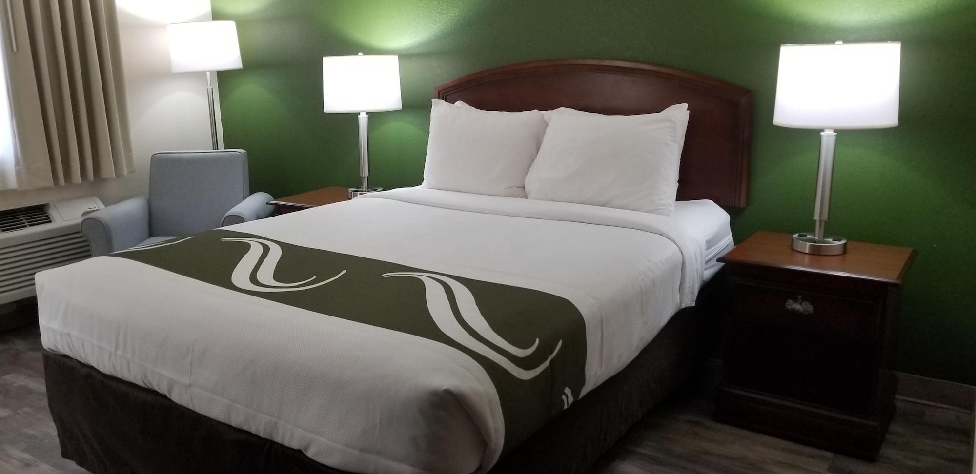 Quality Inn Pelham I-65 Exit 246 Bagian luar foto