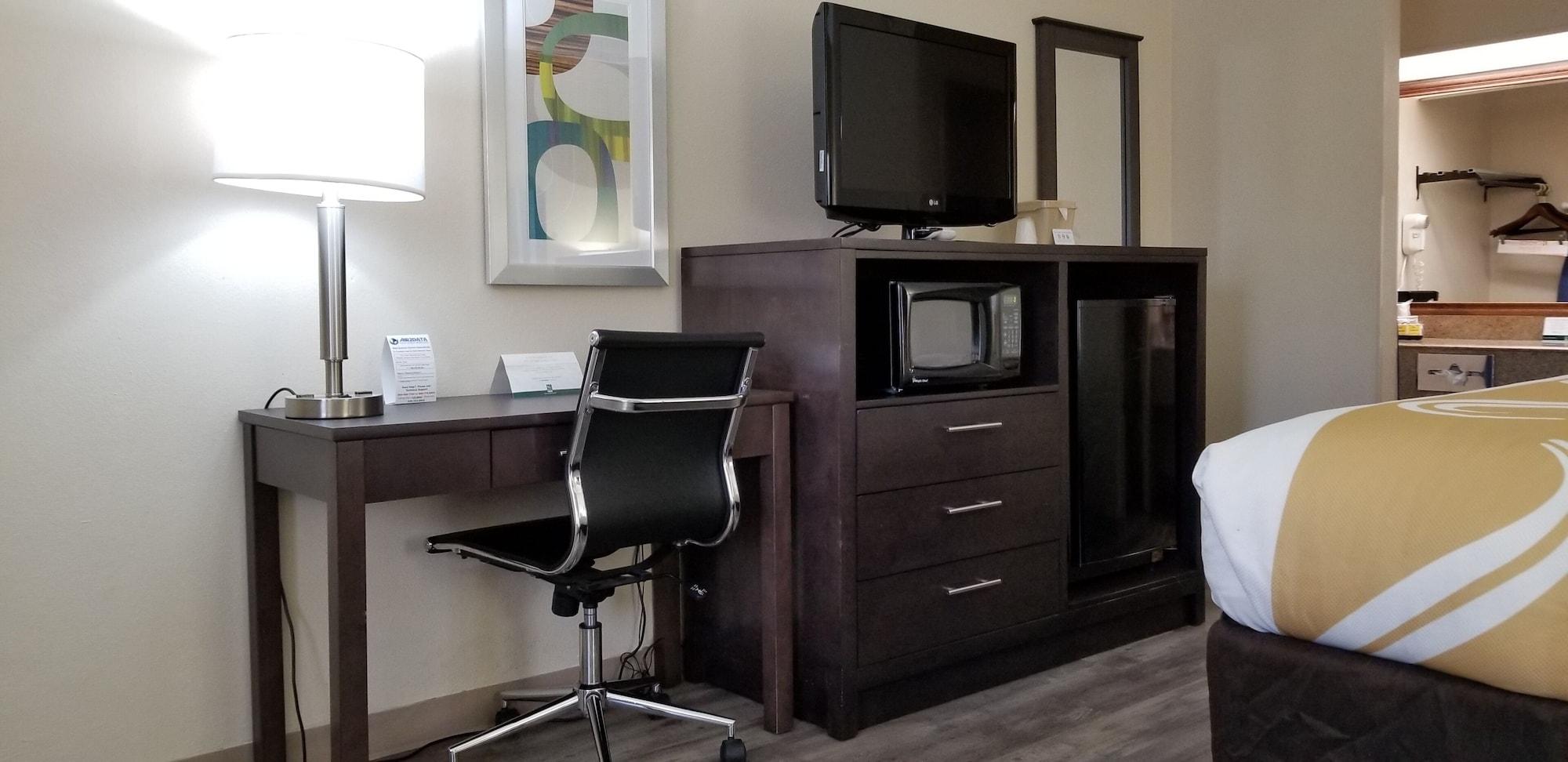 Quality Inn Pelham I-65 Exit 246 Bagian luar foto