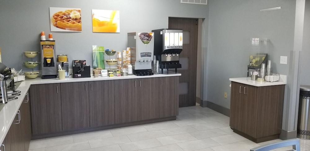 Quality Inn Pelham I-65 Exit 246 Bagian luar foto