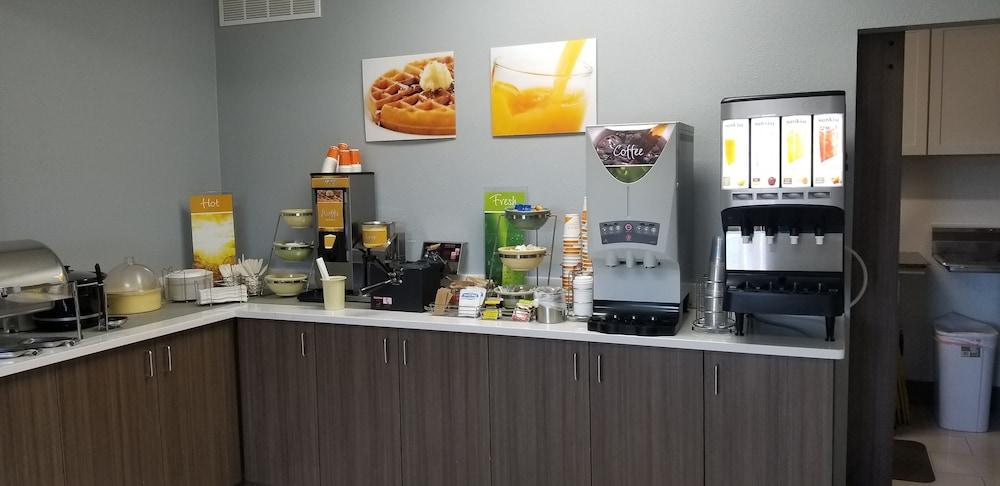 Quality Inn Pelham I-65 Exit 246 Bagian luar foto
