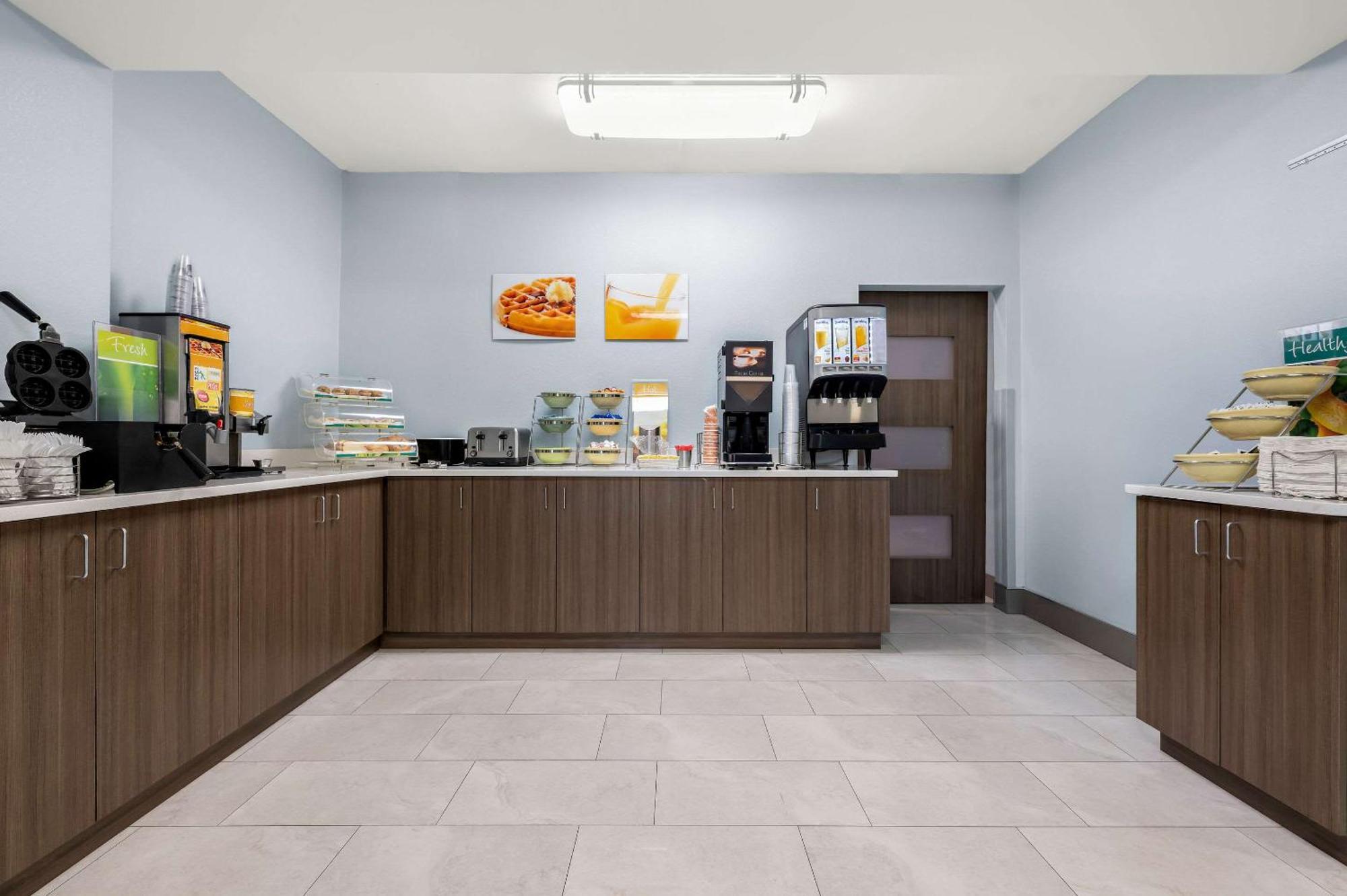 Quality Inn Pelham I-65 Exit 246 Bagian luar foto