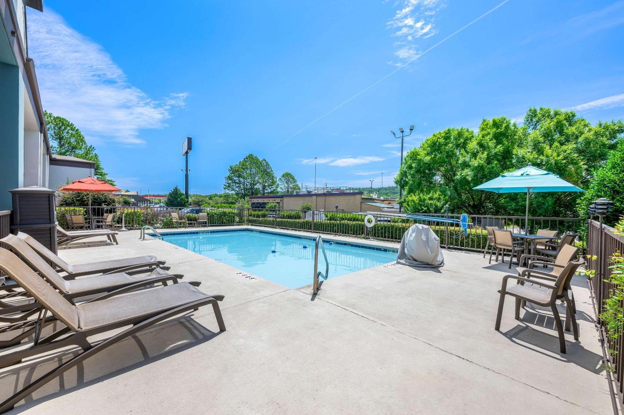 Quality Inn Pelham I-65 Exit 246 Bagian luar foto