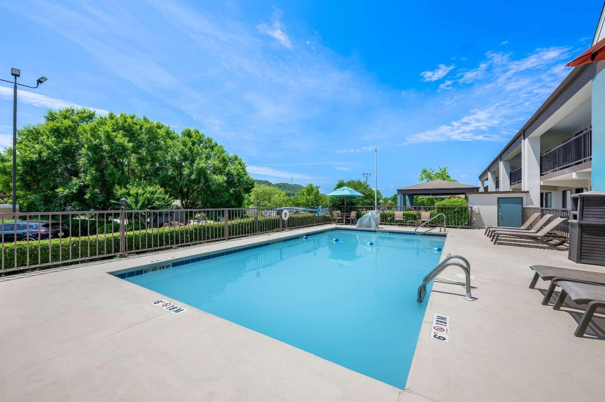 Quality Inn Pelham I-65 Exit 246 Bagian luar foto