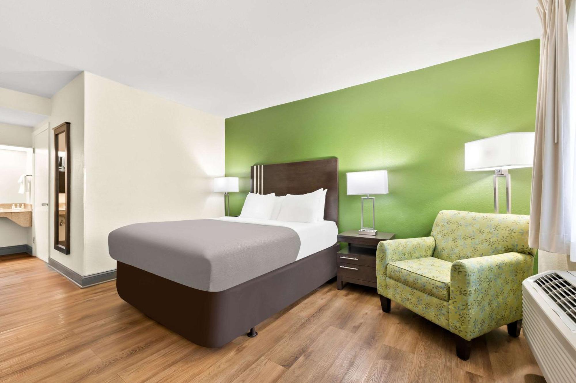 Quality Inn Pelham I-65 Exit 246 Bagian luar foto
