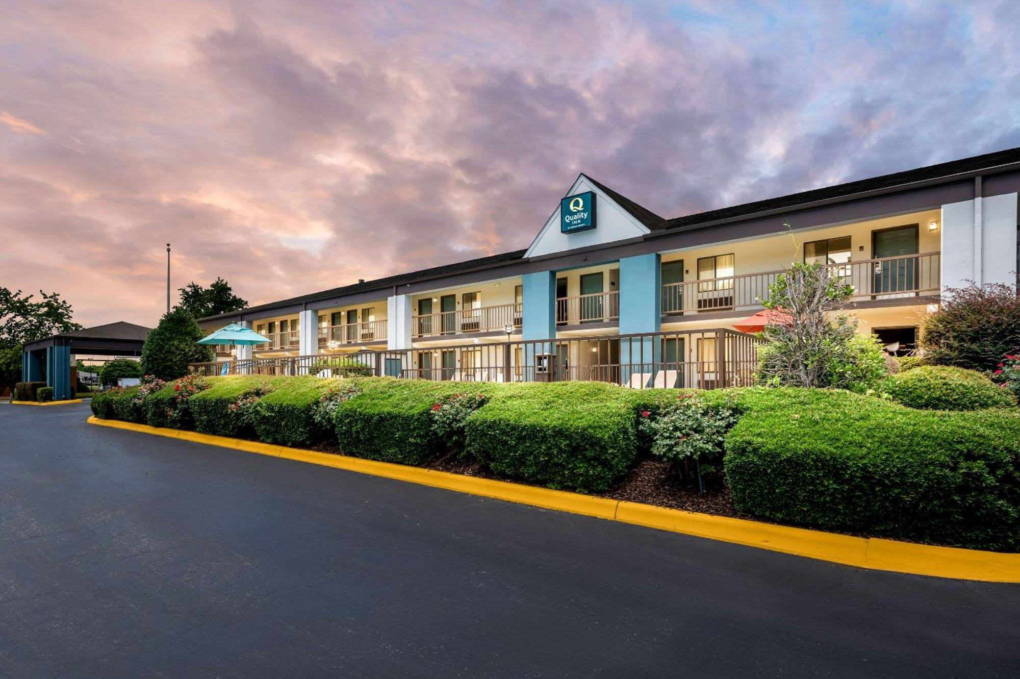 Quality Inn Pelham I-65 Exit 246 Bagian luar foto
